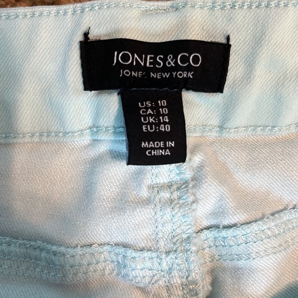 Below the knee capris - Picture 3 of 3